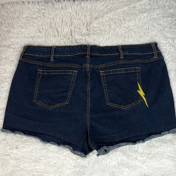 Torrid Harry Potter Embroidered Patch Denim Shorts - Picture 7 of 10